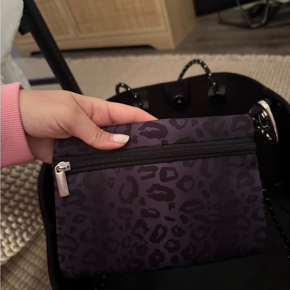 Leopard Print Women's Bag - Picture 8 of 10
